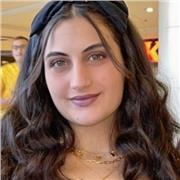 Licenciée de l’université de Caen 
Normandie, passionnée de langues 
étrangères et dotée d’un bon sens 
relationnel
